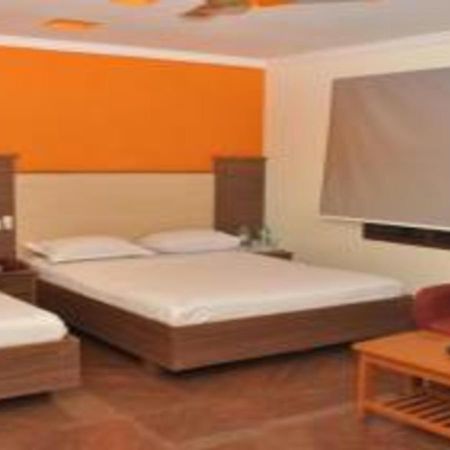 Hotel Pams Mayiladuthurai Buitenkant foto