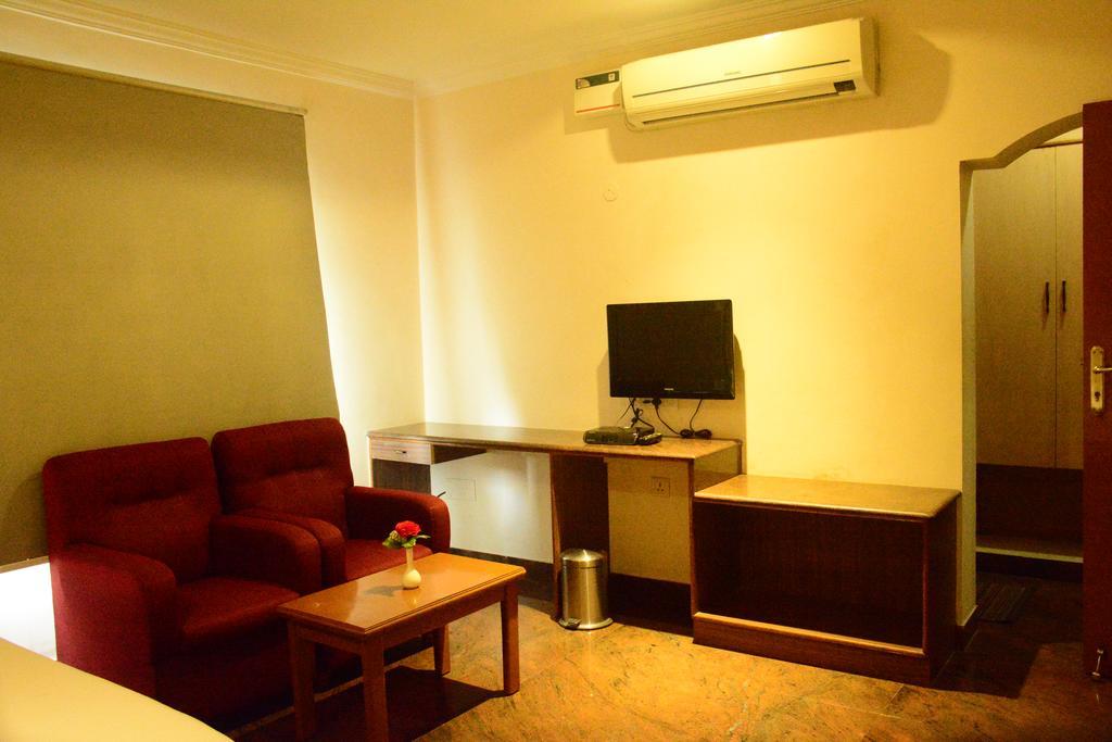 Hotel Pams Mayiladuthurai Buitenkant foto