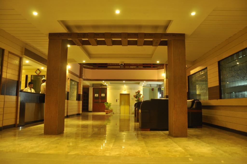 Hotel Pams Mayiladuthurai Buitenkant foto