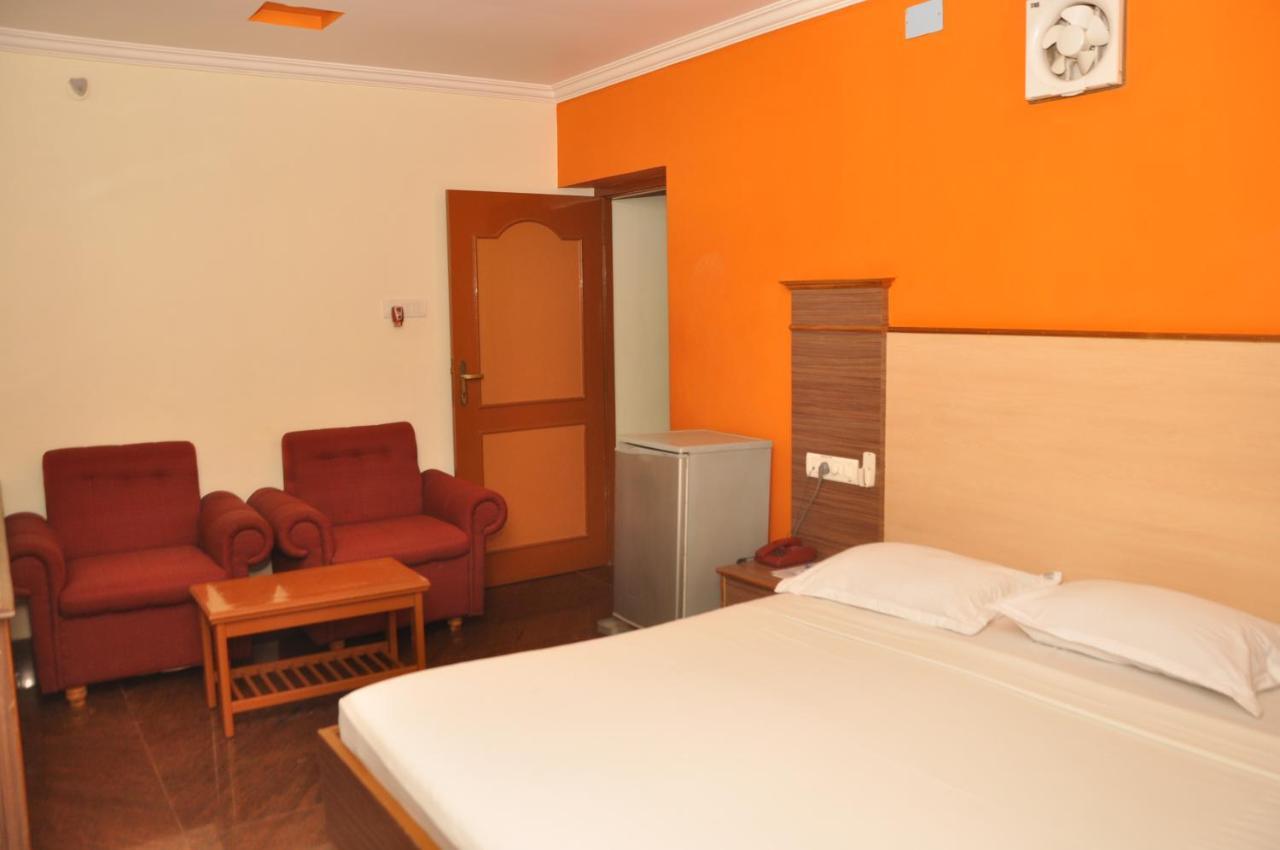 Hotel Pams Mayiladuthurai Buitenkant foto