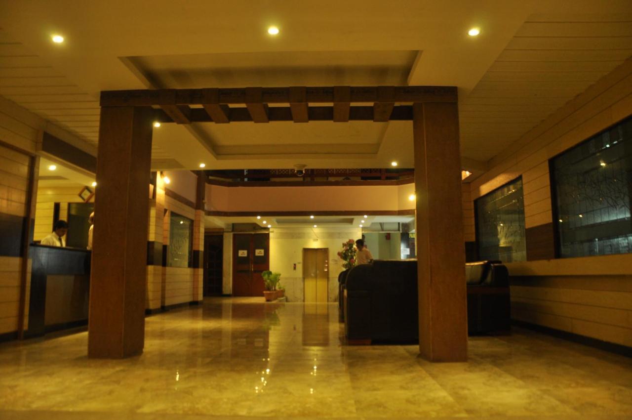 Hotel Pams Mayiladuthurai Buitenkant foto