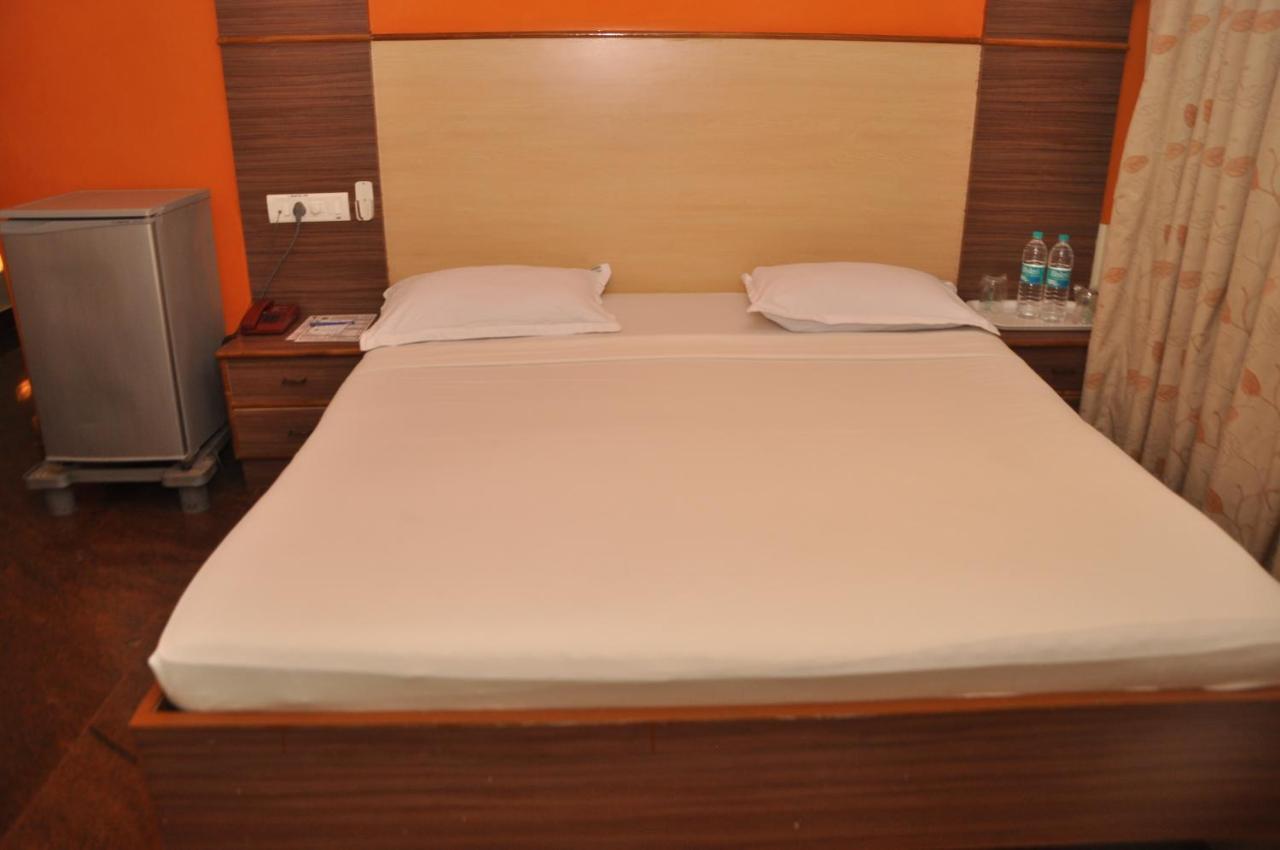 Hotel Pams Mayiladuthurai Buitenkant foto