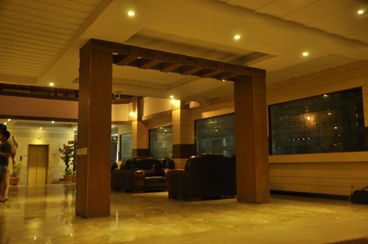 Hotel Pams Mayiladuthurai Buitenkant foto