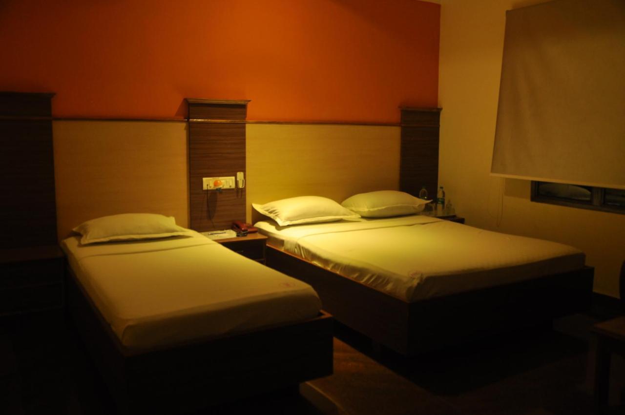 Hotel Pams Mayiladuthurai Buitenkant foto