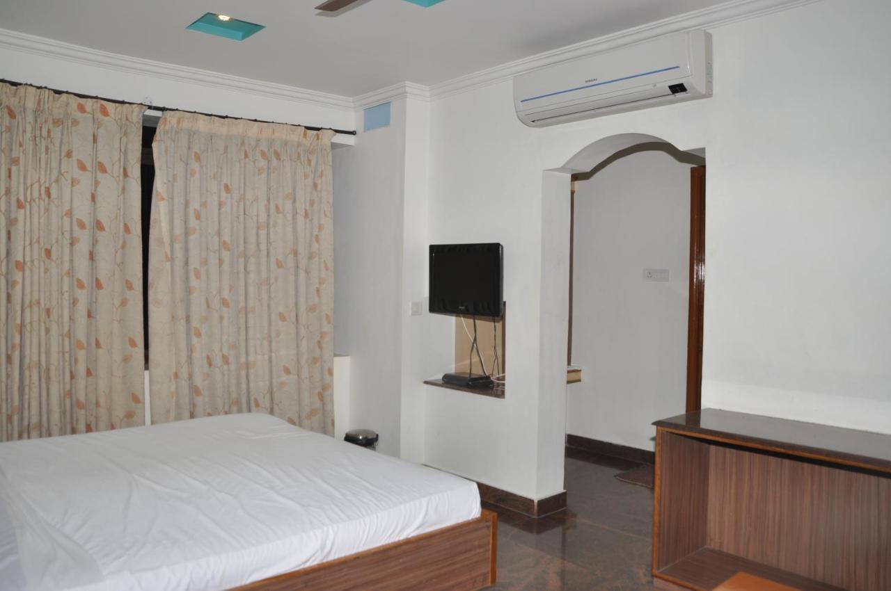 Hotel Pams Mayiladuthurai Buitenkant foto