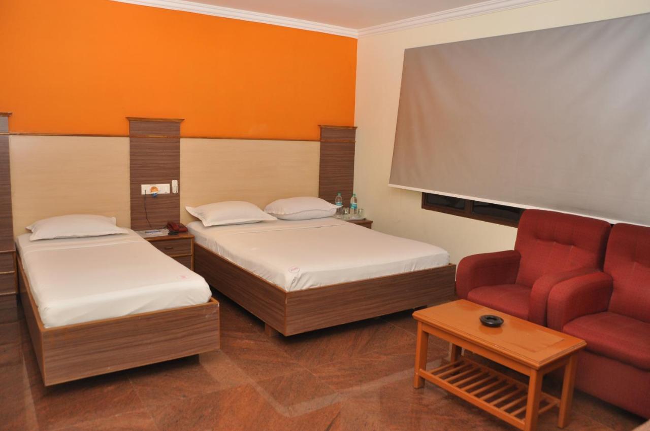 Hotel Pams Mayiladuthurai Buitenkant foto