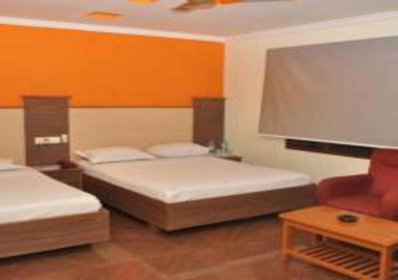 Hotel Pams Mayiladuthurai Buitenkant foto